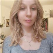 alunna al secondo anno di liceo linguistico. ha frequentato il primo anno del liceo classico